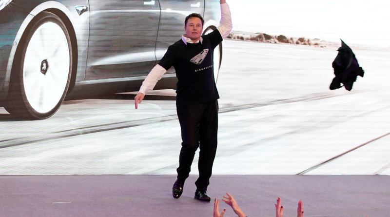 Videos of Elon Musk dancing are going viral online
