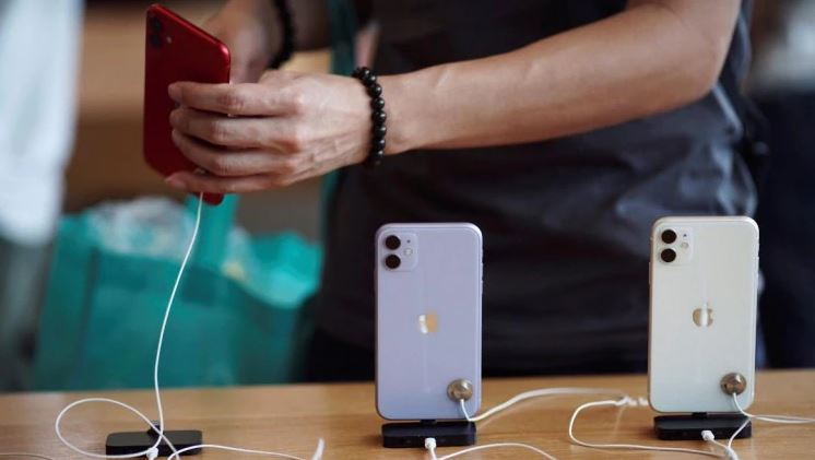 Apple sold more iPhones in India since October 2019, beating OnePlus and Samsung