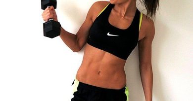 Bombshell Fitness Trainer Kayla Itsines Blasts Through No-Equipment Workout In Black Sports Bra And Shorts