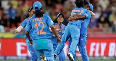 India beat New Zealand in thriller, enter semifinals