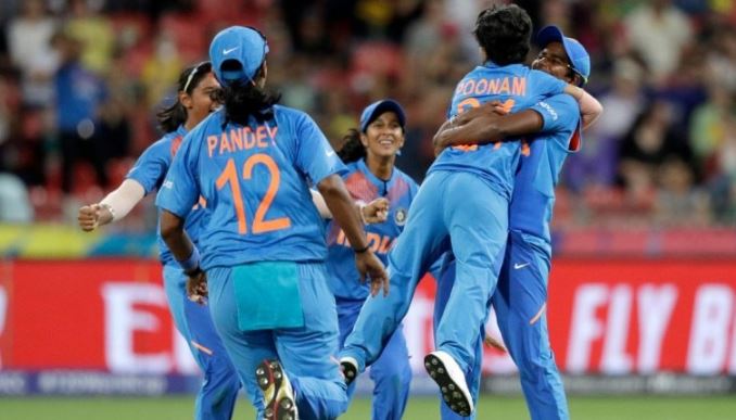 India beat New Zealand in thriller, enter semifinals