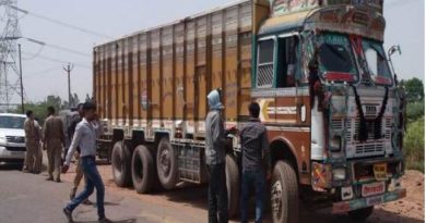 Truck drivers pay bribe of 48 thousand crore rupees to police every year