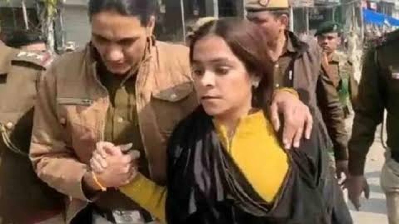 Gunja Sex Video - Stir in Shaheen bagh after a burqa clad woman named Gunja kapoor ...