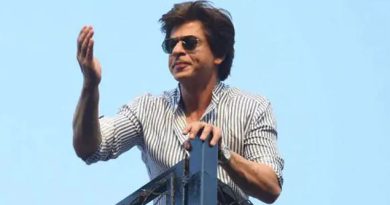 Shahrukh Khan trolled for not announcing any donation, Bollywood director defended him like this