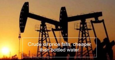 Crude oil price falls, cheaper than bottled water