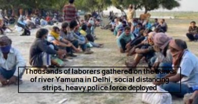 Thousands of laborers gathered on the banks of river Yamuna in Delhi, social dis