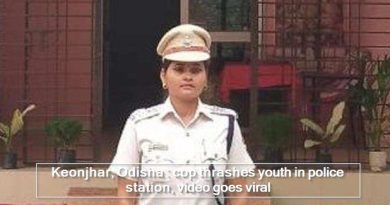 Keonjhar, Odisha - cop thrashes youth in police station, video goes viral
