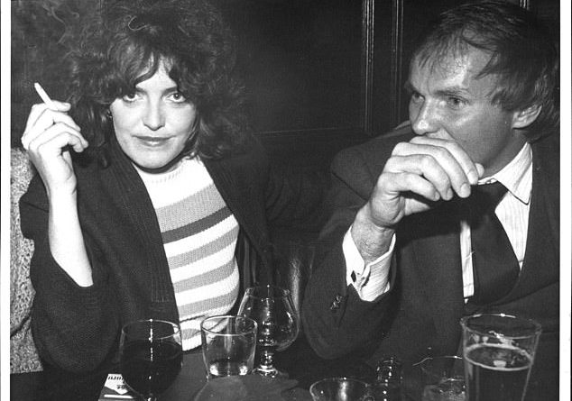 Cathy Smith with her lawyer in March 1982 after Belushi