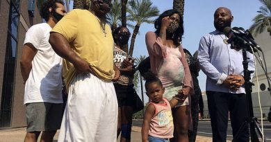 Iesha Harper said at a Wednesday news conference that she and Dravon Ames will receive $475,000 from the Phoenix City Council to settle a $10 million lawsuit they launched against the city last year