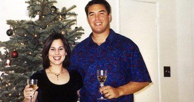 Scott Peterson and his wife Laci are pictured in 2002, before her Christmas Eve disappearance
