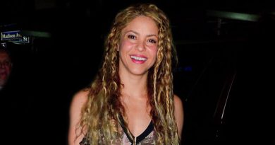 Shakira, 43, Glows In Gorgeous Makeup-Free Selfie With BF Gerard Piqué — See Pics