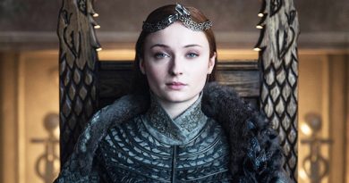 Sophie Turner Brings Home Sansa’s Throne From ‘Game Of Thrones’ After Welcoming Baby Girl