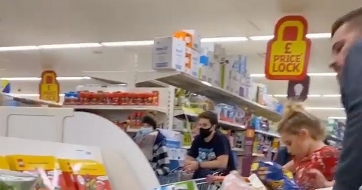 Katie Price’s mask-free man Carl Woods breaks coronavirus rules at Sainsbury’s