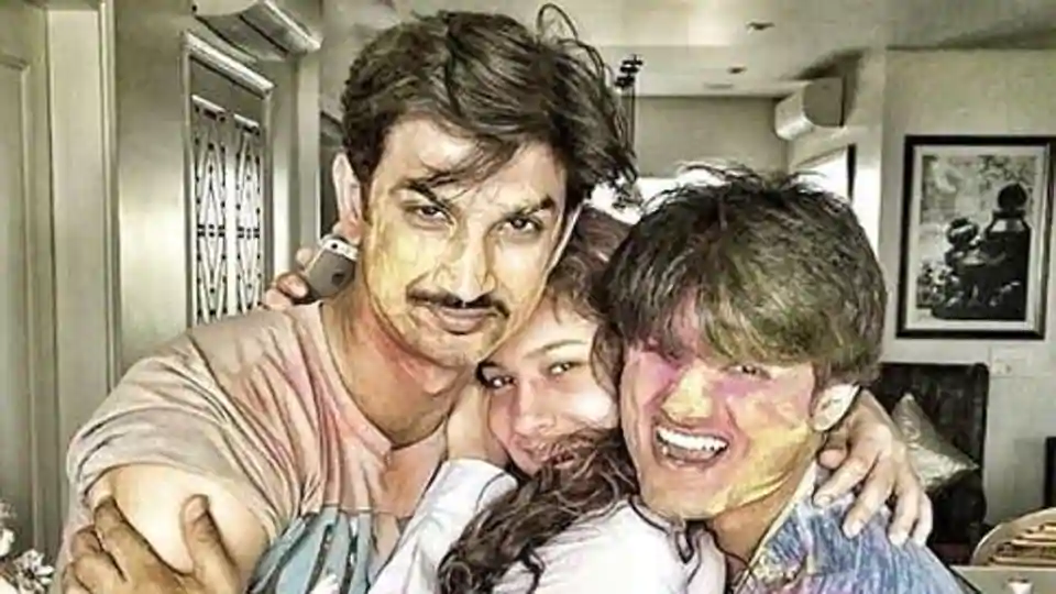 Sushant Singh Rajput poses with Sandip Ssingh and Ankita Lokhande.