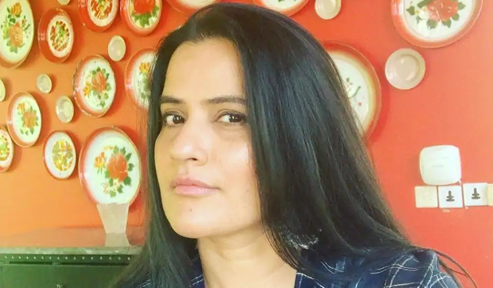 Sona Mohapatra hit out at Farah Khan Ali over her comments on Kangana Ranaut.