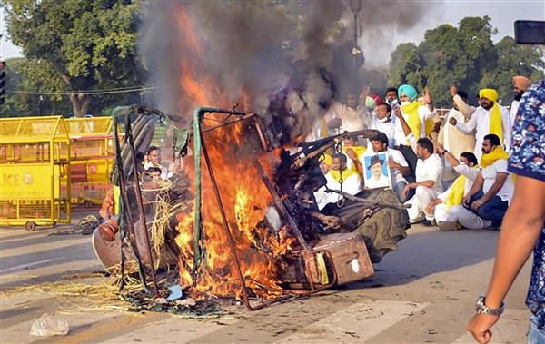 Tractor burning incident at India Gate: Police arrests PYC chief Dhillon, 3 others
