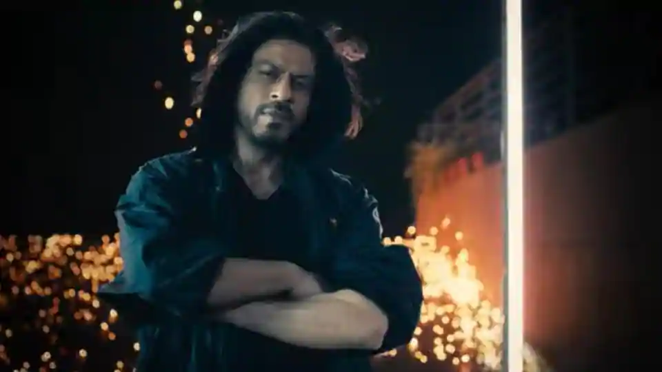 Shah Rukh Khan returns on screen after 2 years in KKR anthem Laphao, debuts his new hairstyle. Watch