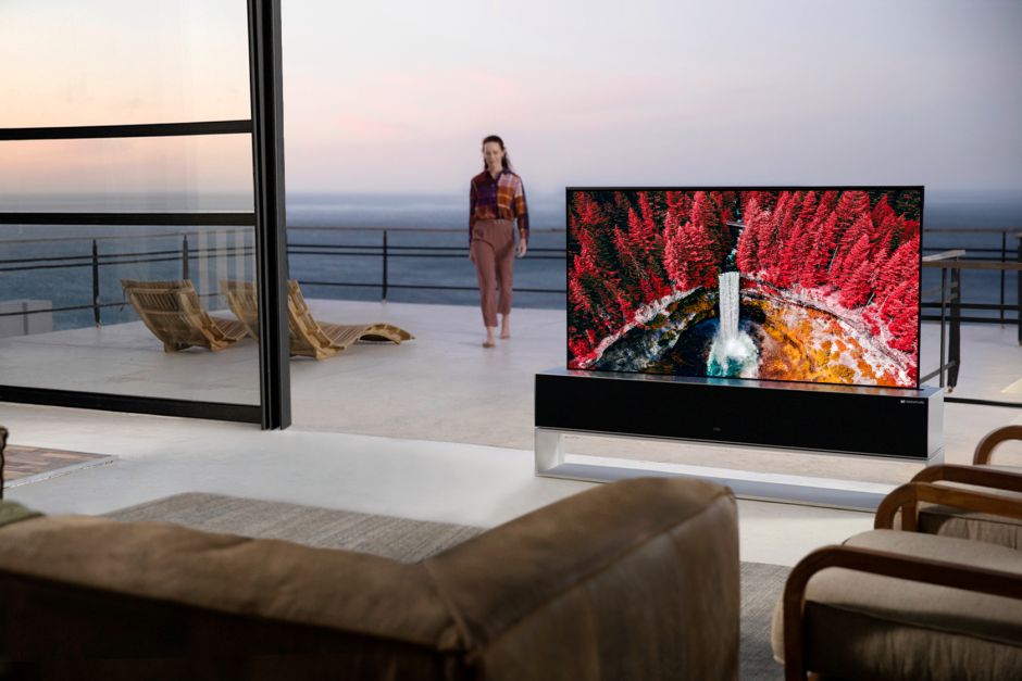 PHOTOS: LG presents its first roll-up TV and it’s worth more than most cars | The NY Journal