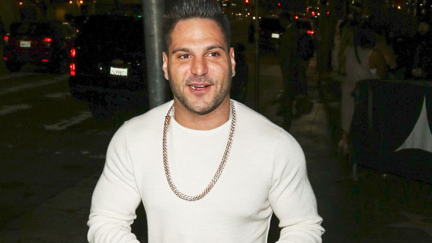‘Jersey Shore’s Ronnie Ortiz-Magro Kisses Bikini-Clad New Girlfriend As They Go Instagram Official