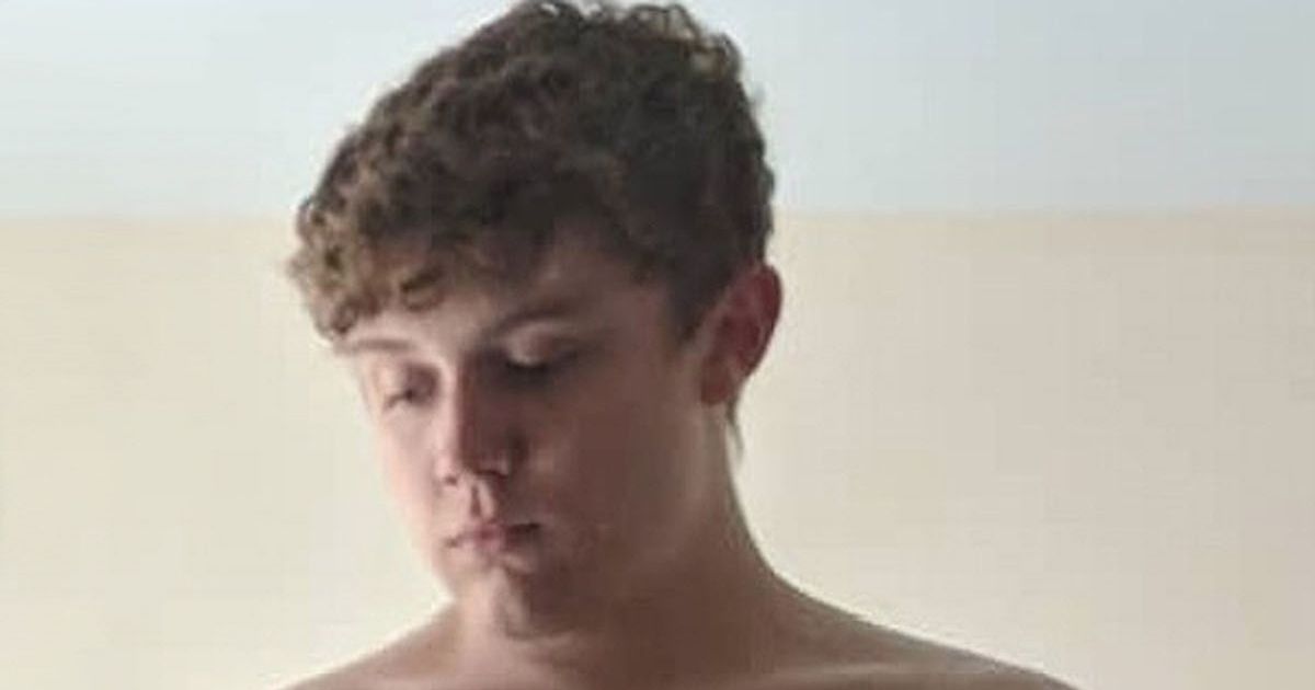 Former Hollyoaks child star Ellis Hollins shows off ripped body transformation