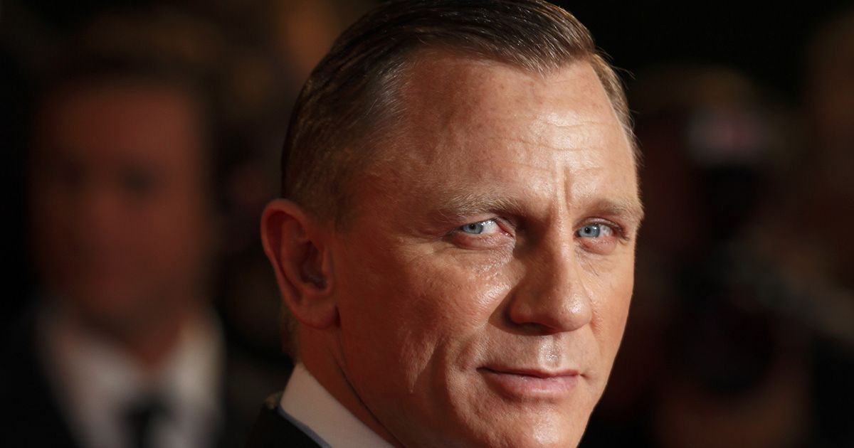 Daniel Craig breaks silence to pay tribute to original Bond Sir Sean Connery