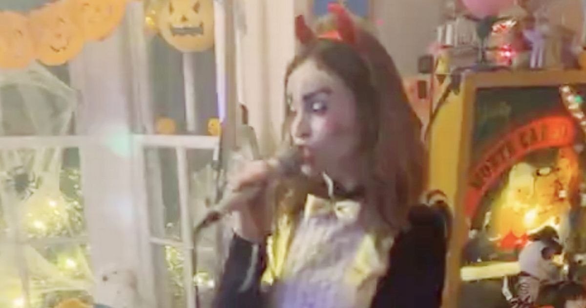 Sophie Ellis-Bextor sizzles in skintight Halloween costume for spooky disco