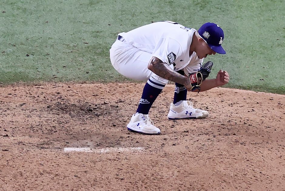 “He supported the Dodgers, spoke Spanish and loved Mexico very much”: Julio Urías explains why he honored Kobe Bryant | The NY Journal
