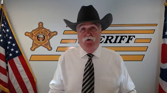 Ohio sheriff offers to help fund tickets for celebrities who say they will leave U.S. if Trump wins