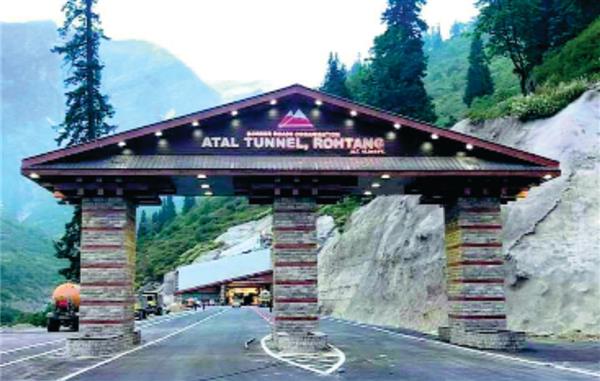 Restore Rohtang stone laid by Sonia, demands Cong
