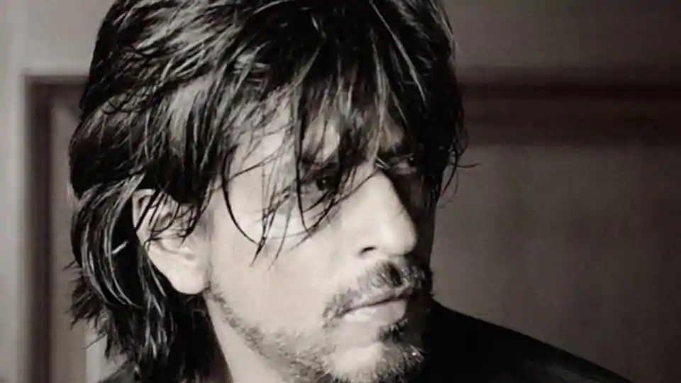 Shah Rukh Khan reveals he never pays when he goes out for dinner with friends