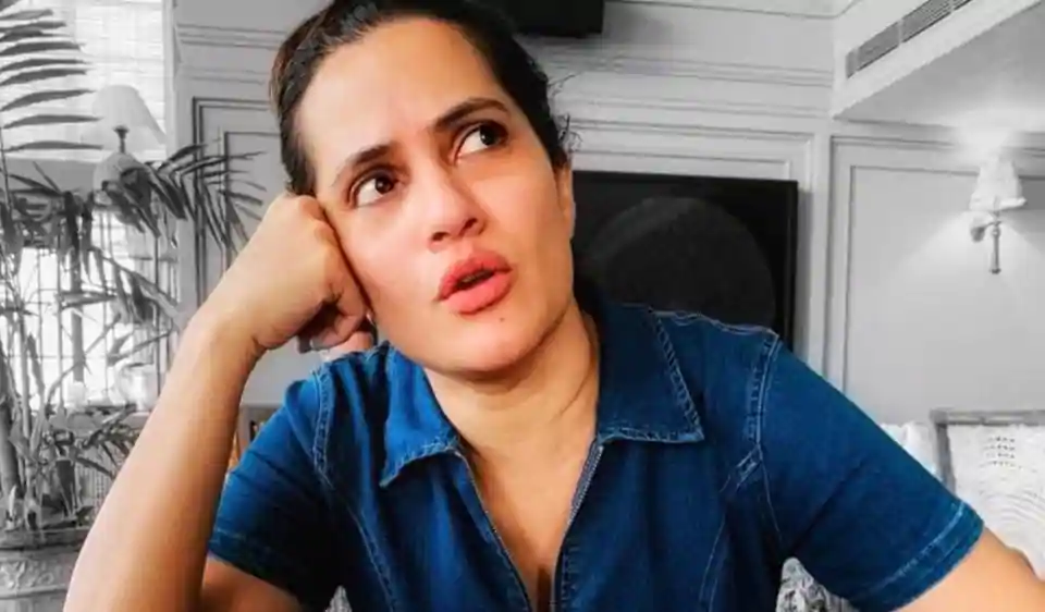 Sona Mohapatra gives savage response to man asking ‘why all feminists have to show cleavage to compete with men’