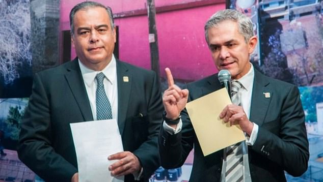 Raymundo Collins (left) is the fourth member of Mexico City's former mayor Miguel Ángel Mancera's (right) administration who has been linked to corruption