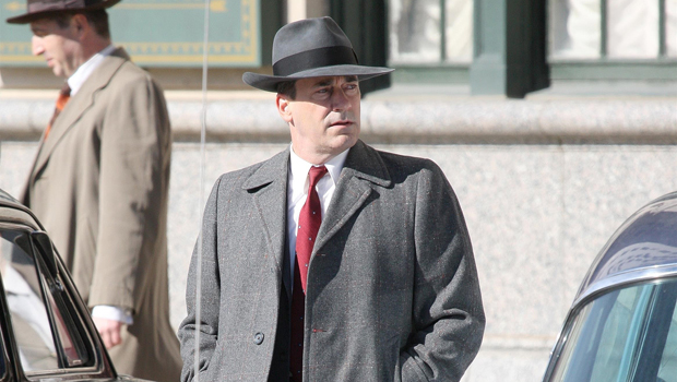 Jon Hamm Looks Just Like Don Draper As He Films His New Movie ‘No Sudden Move’ In Detroit — See Pic