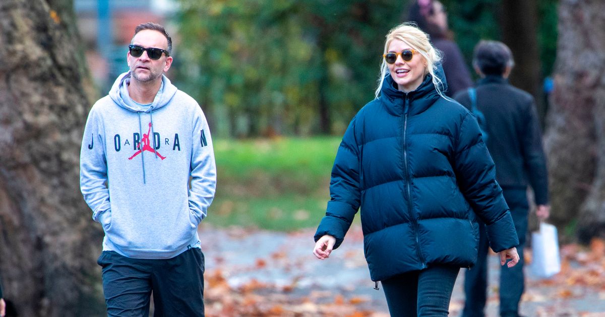 Holly Willoughby Looks Smitten As She Holds Husband Dans Hand In Rare Snaps The State 