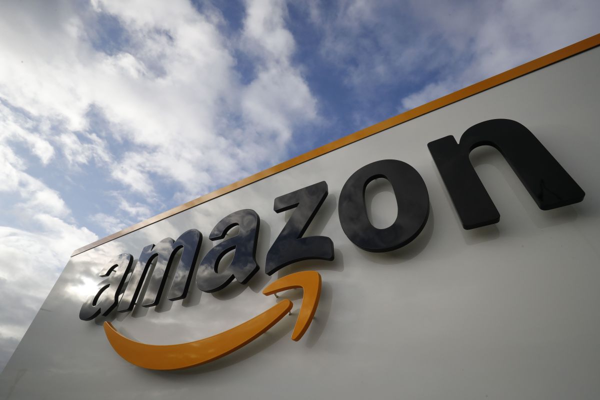 Amazon employee leaves three-year-old daughter in his car because he could not find a caregiver