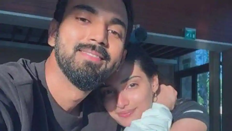 Athiya Shetty gets an adorable birthday wish (and a shoulder to lean on) from rumoured boyfriend KL Rahul. See pic