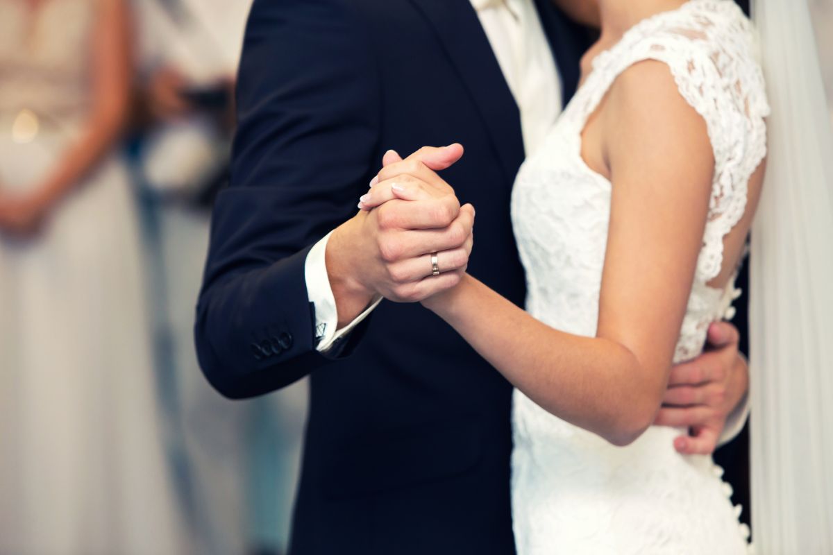 Boyfriend ruins his wedding after brutally beating his wife during dance | The State