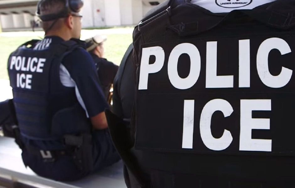 ICE would search for undocumented immigrants through their cell phones | The opinion