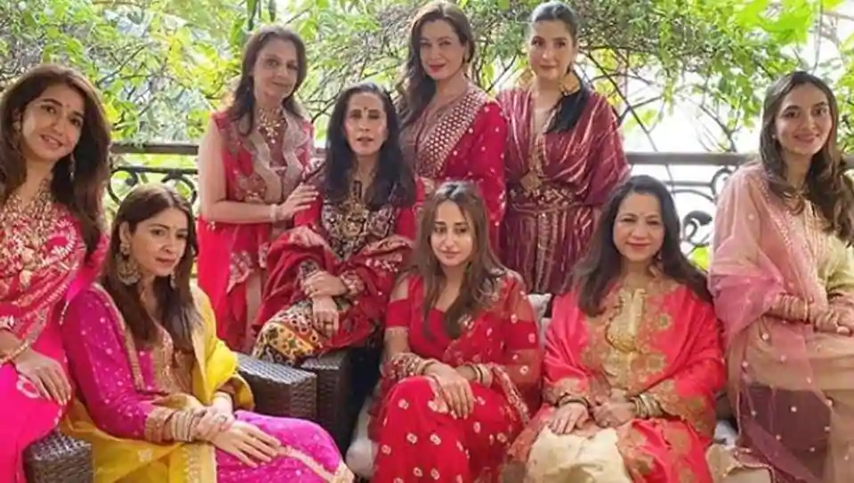 Inside Bollywood’s Karwa Chauth 2020: Varun Dhawan’s girlfriend Natasha Dalal, Shilpa Shetty convene at Sunita Kapoor’s house, see pics