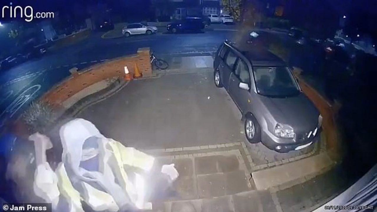 Moment A Hammer Wielding Cyclist In High Vis Jacket Smashes Windows Of Elderly Couple S House The State