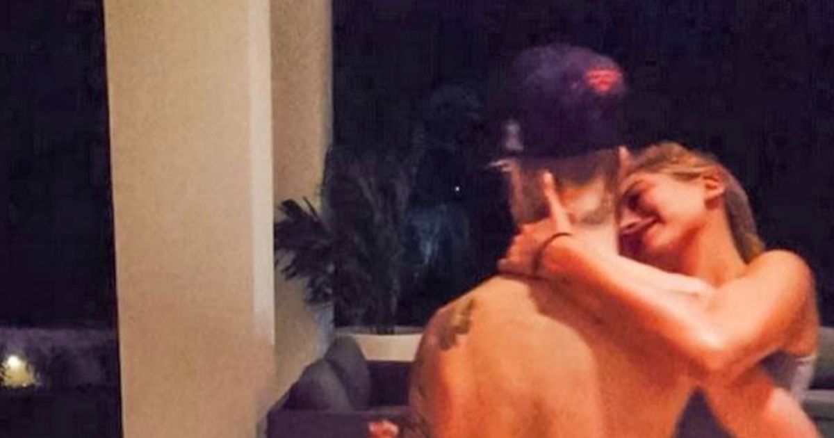 Hailey Bieber shares snap of exact moment she knew she was in love with Justin