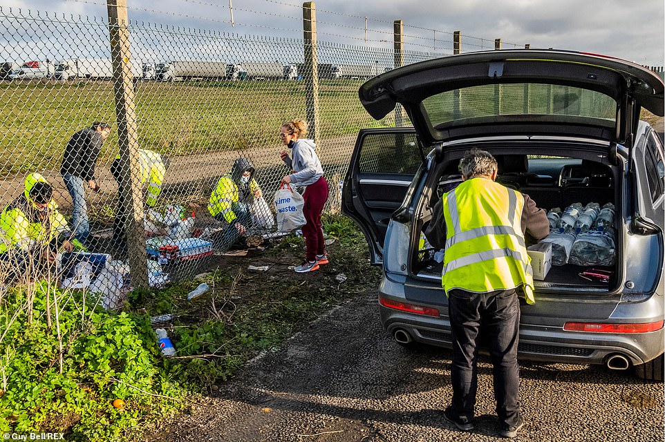 The volunteers delivered essential items like toilet roll and water bottles. Villagers from Mersham also delivered food to drivers on the motorway by lowering parcels from the motorway bridge