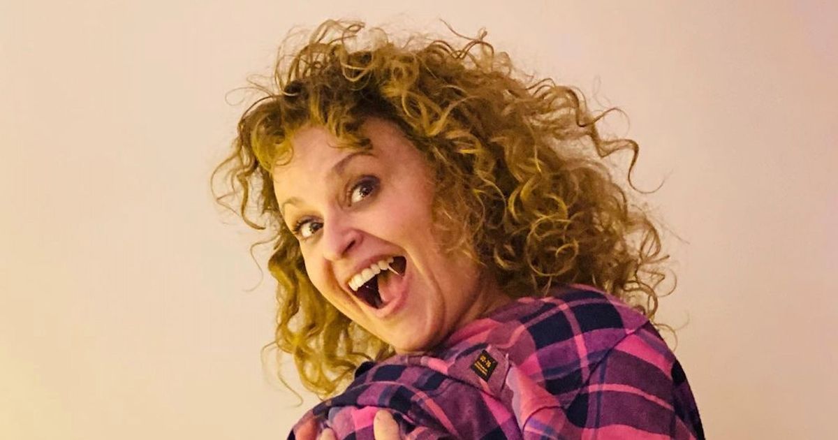 Loose Women’s Nadia Sawalha lifts top to show ‘baby’ bump after Christmas period