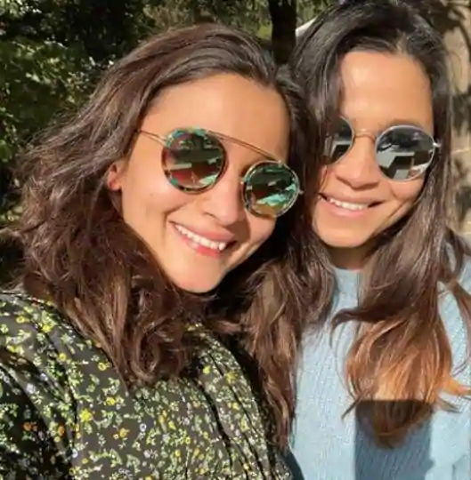 Alia Bhatt with sister Shaheen.