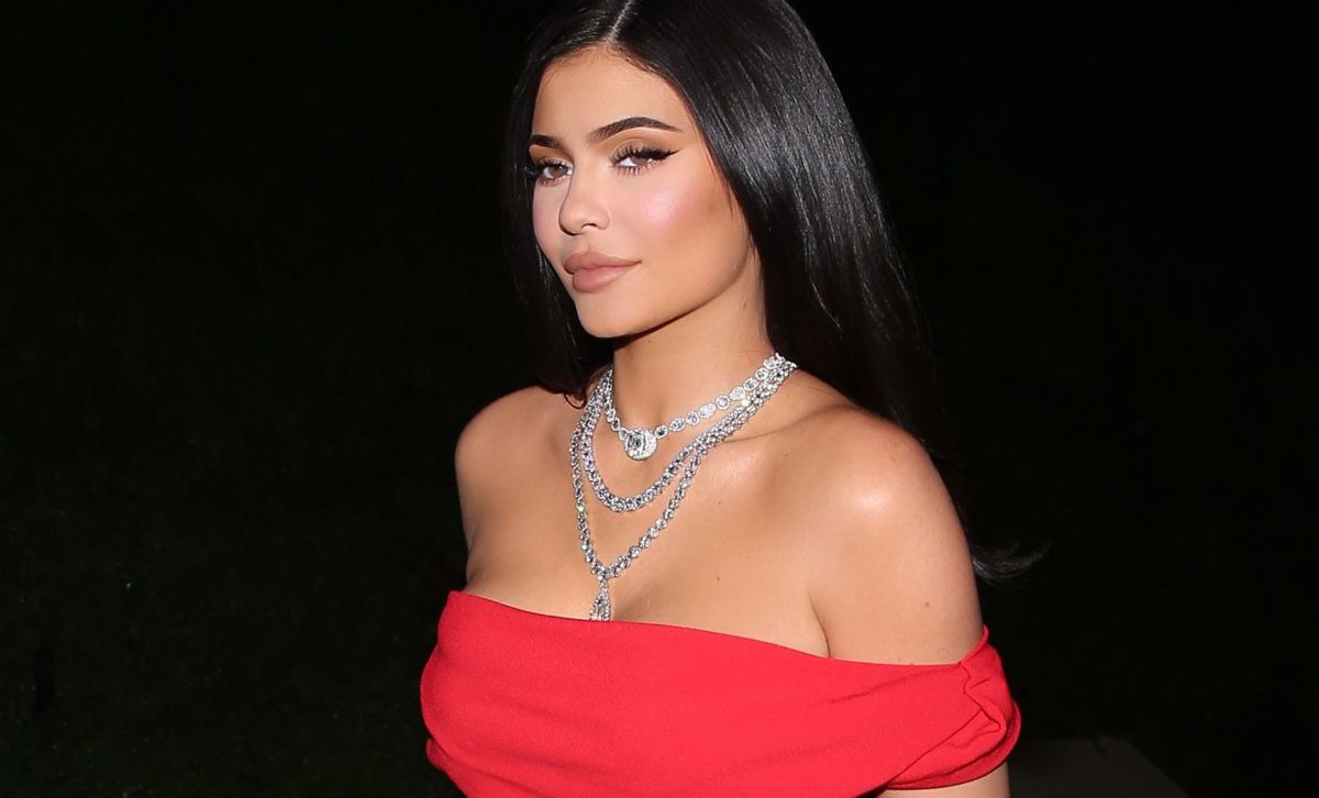 Kylie Jenner with a miniskirt in the snow and dressed in Christian Dior, and even without a bra dares to fight the cold | The State