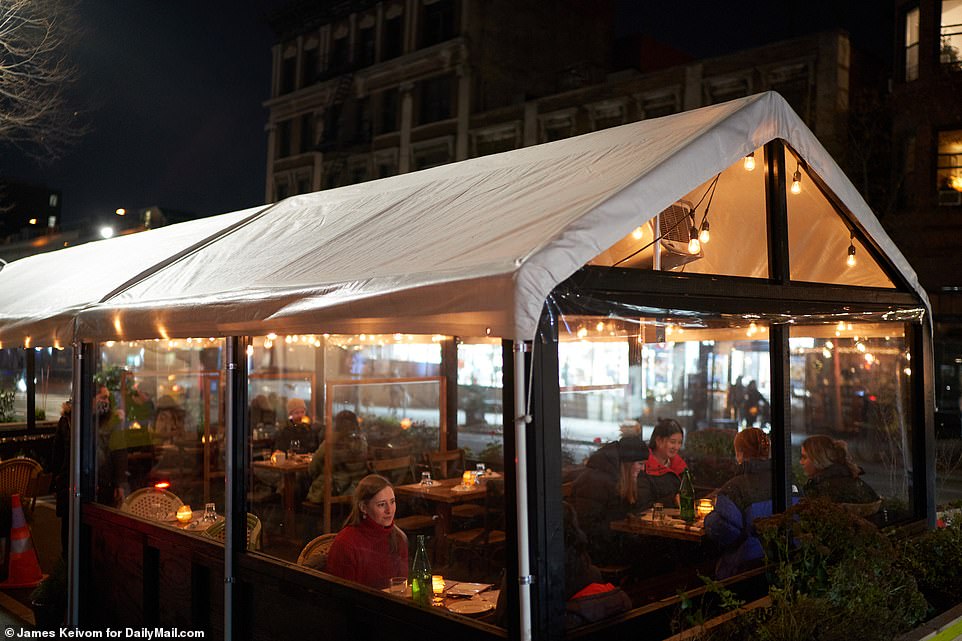 New Yorkers enjoy last outdoor dining meal before snow storm