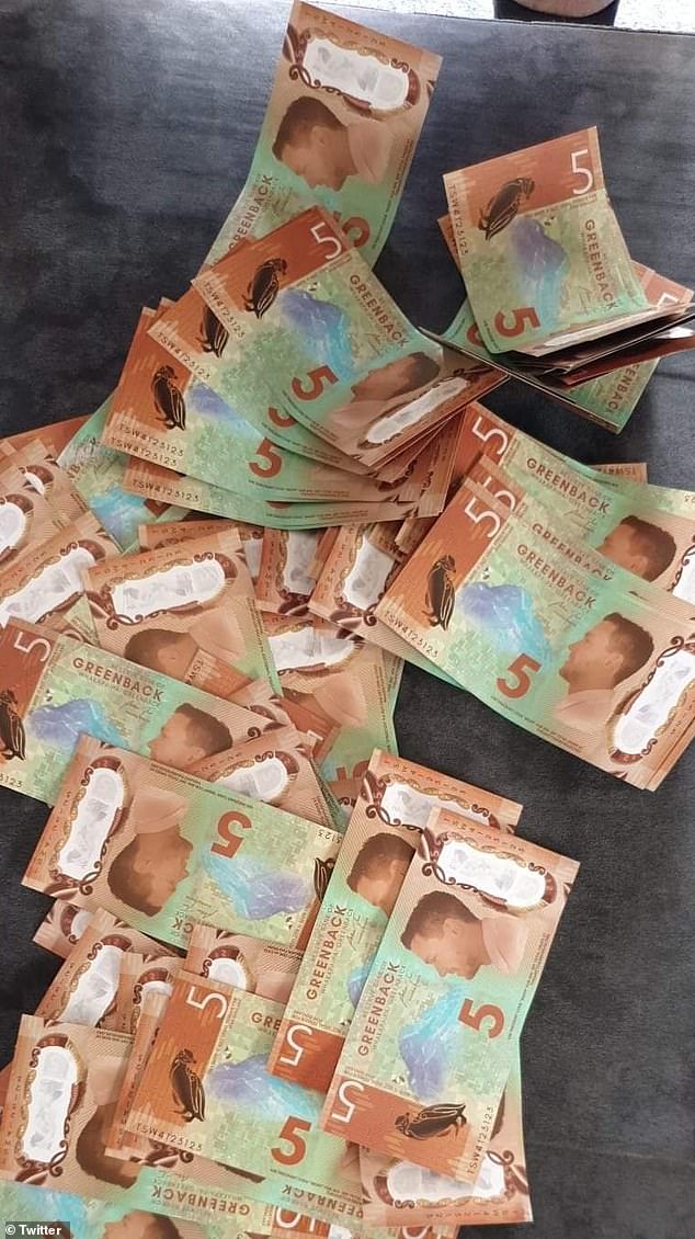 New Zealand: Crowd angry after $100,000 ‘cash drop’ was PR stunt giving away FAKE money