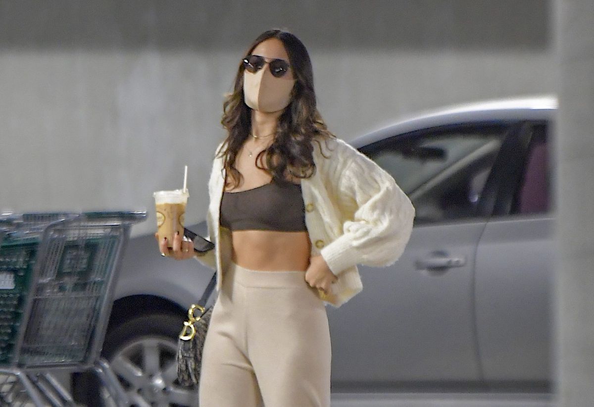 They captured Eiza González light clothes and looking phenomenal figure | The State