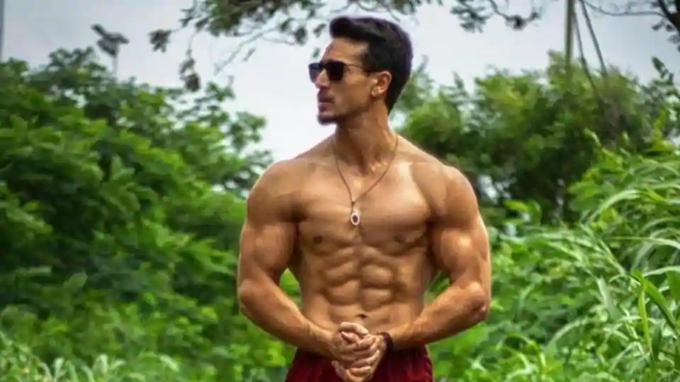 Woman proposes marriage to Tiger Shroff, he says ‘Maybe in a few years, when I can support you’