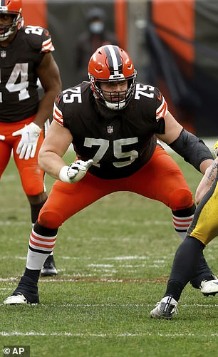 Browns guard Joel Bitonio is reportedly infected